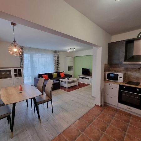 Flora - Beautiful *New* Apartment To The Beach Бургас Екстериор снимка