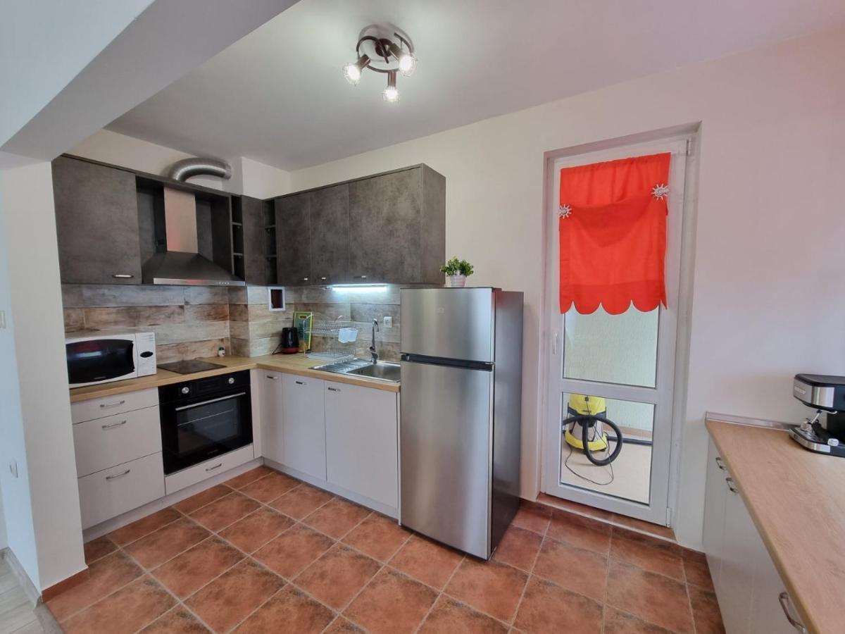 Flora - Beautiful *New* Apartment To The Beach Бургас Екстериор снимка