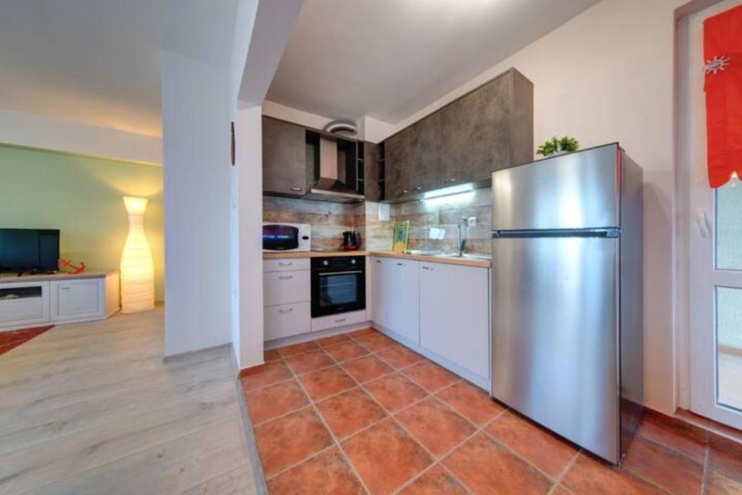Flora - Beautiful *New* Apartment To The Beach Бургас Екстериор снимка