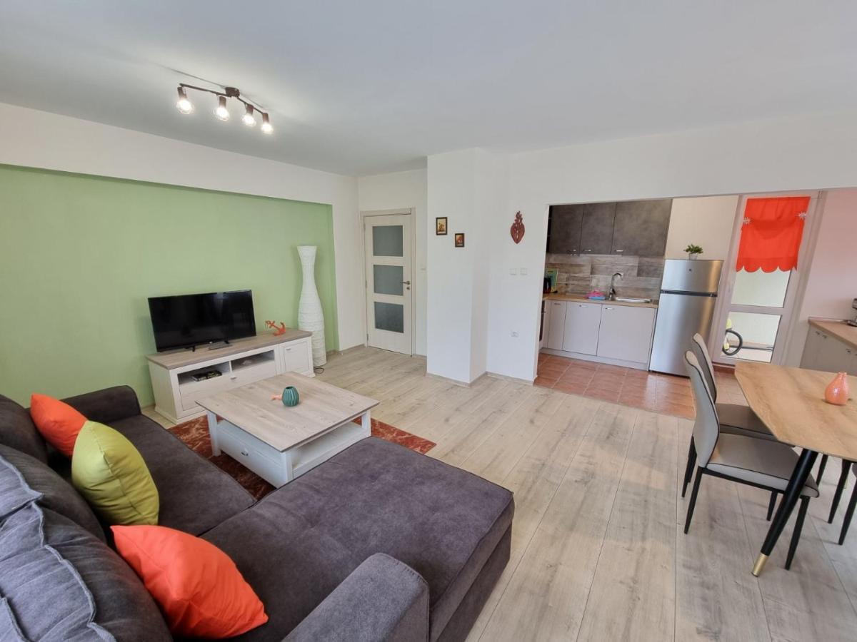 Flora - Beautiful *New* Apartment To The Beach Бургас Екстериор снимка