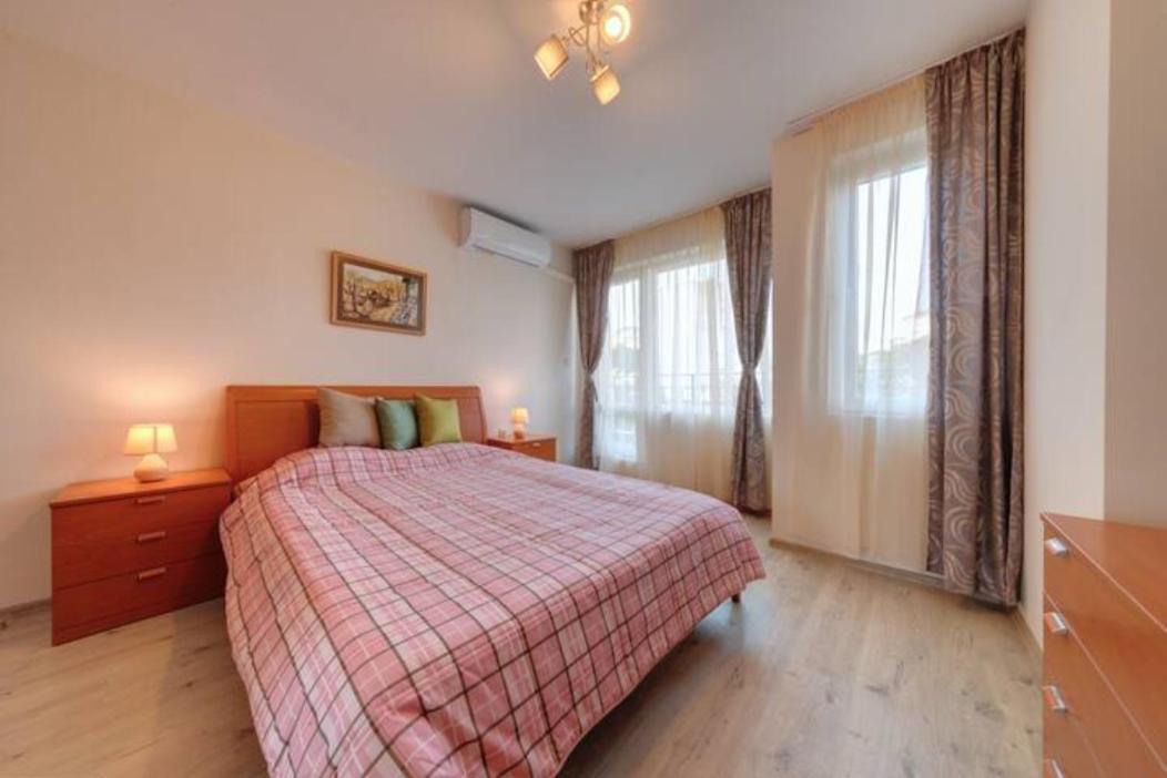 Flora - Beautiful *New* Apartment To The Beach Бургас Екстериор снимка